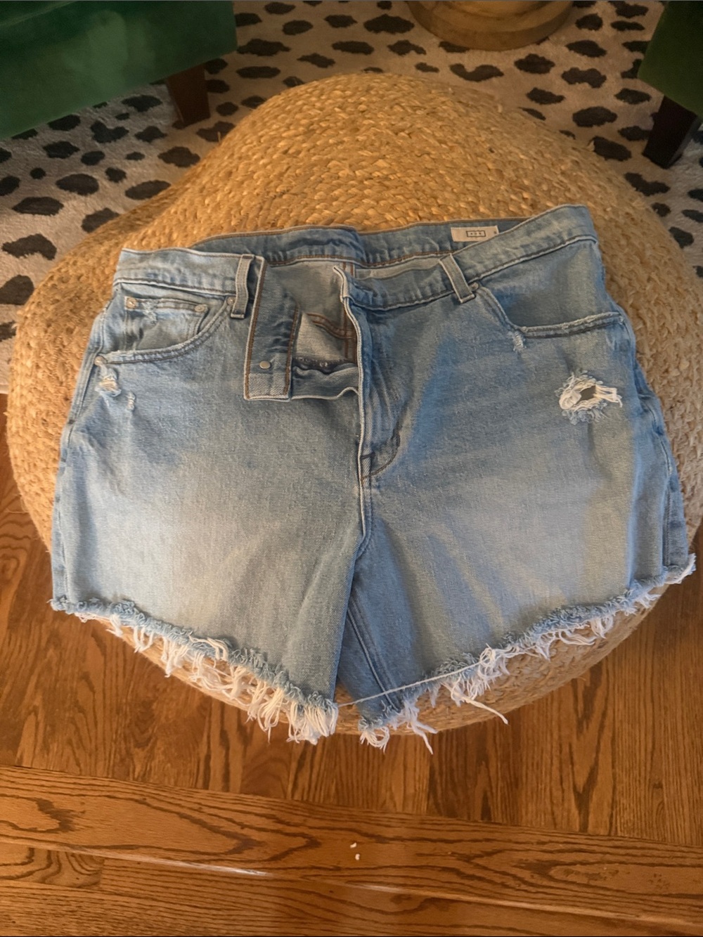 AYR The Sure Sure Denim Shorts Sz 33 - worn once